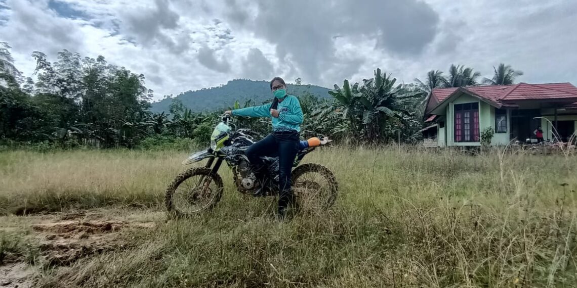 Jatuh Bangun dari Trail, Suka Duka Dokter Melissa Tugas Dipedalaman Tabalong