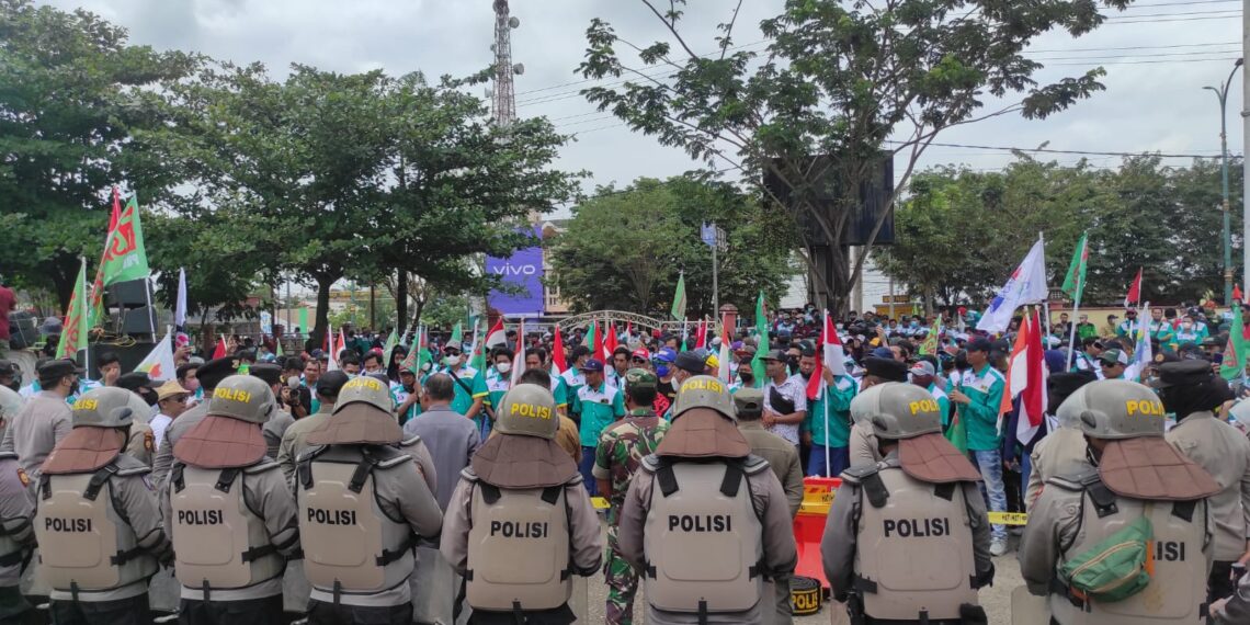Ratusan Personil Gabungan Disiagakan Saat Peringatan Mayday di Tabalong
