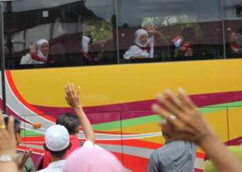 Ratusan Jamaah Haji Tabalong Dilepas dengan Haru dan Sukacita