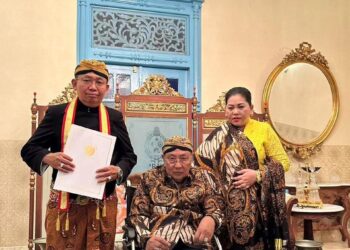 Keraton Beri Kekancingan Ketua Umum Senkom Mitra Polri Katno Hadi Kanjeng Pangeran Mangunagoro