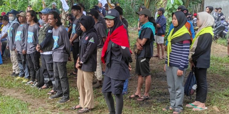 Mahasiswa Pencinta Alam Ikut “Pungut Sampah” di Bamasung V Tabalong