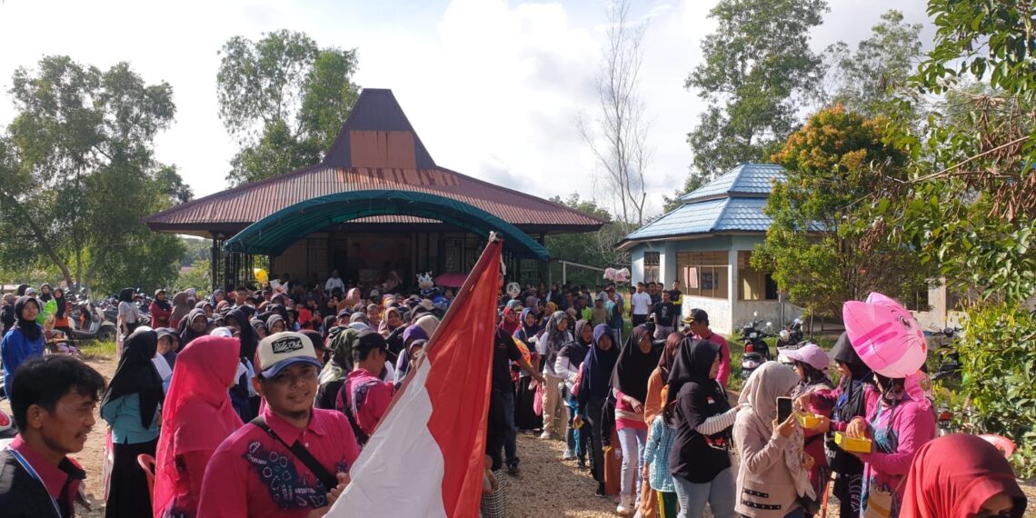 HUT Desa ke 26, Kambitin Raya Gelar Jalan Santai