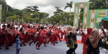 Pelajar “ngluruk” Nikmati Hiburan Sebelum Open Ceremony Nan Sarunai Tabalong Festival