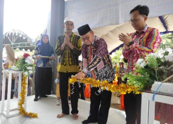 Bupati Tabalong Resmikan Kantor Desa Bongkang dan Halong