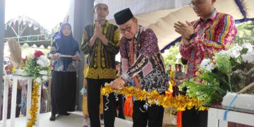 Bupati Tabalong Resmikan Kantor Desa Bongkang dan Halong