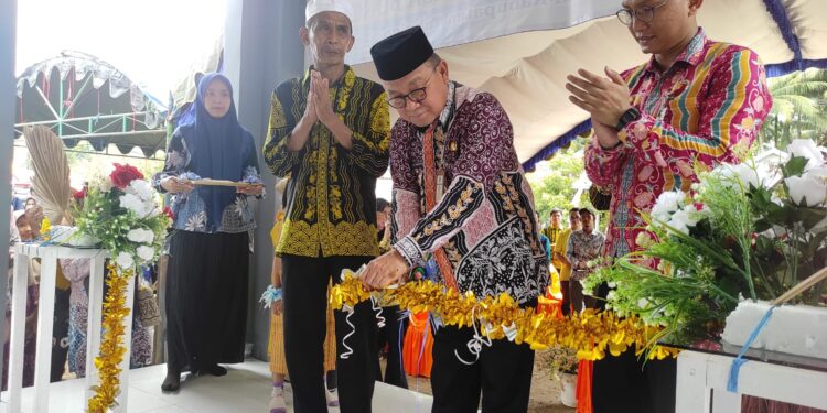 Bupati Tabalong Resmikan Kantor Desa Bongkang dan Halong