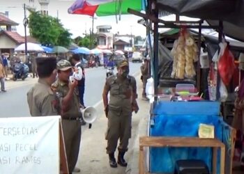 Bupati Tabalong Pinta Tertibkan PKL di Trotoar Pasar Kelua
