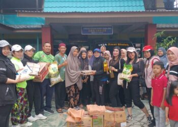 Kamus Tabalong Bersama Sanggar Senam Ersavika Bagikan Sembako ke Panti dan Ponpes