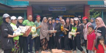 Kamus Tabalong Bersama Sanggar Senam Ersavika Bagikan Sembako ke Panti dan Ponpes