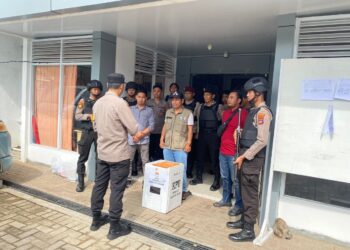 Bersenjata Lengkap kawal Kotak Suara ke KPU Kalsel