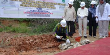 Bupati Tabalong Letakkan Batu Pertama Pembangunan Gedung STIT Syekh Muhammad Nafis