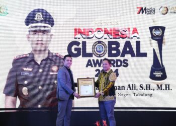 Kajari Tabalong Terima Penghargaan Indonesia Global Award 2024