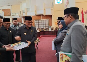 Bupati Tabalong Sampaikan LKPJ Tahun 2023