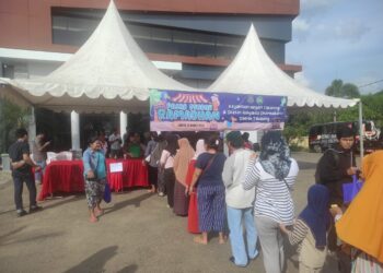 Kejari Tabalong Salurkan Ratusan Sembako Murah