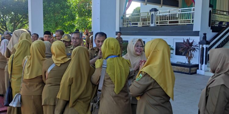 Pertama Masuk Kerja, PJ Bupati Tabalong Minta Maaf ke Bawahannya