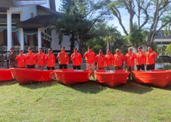 Siaga Bencana, Pemkab Tabalong Salurkan Perahu Sekoci ke Kecamatan