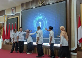 Bantu Warga Bayar PBB, Camat Tanjung Luncurkan Inovasi “Kayuh Baimbai”