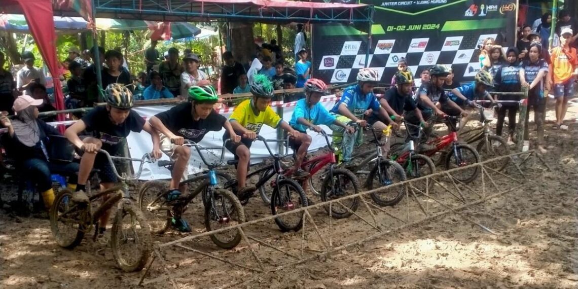 Serunya Balap Sepeda Mini Cross di Tabalong, Pembalap Kabupaten Tetangga Ikut Adu Kemampuan