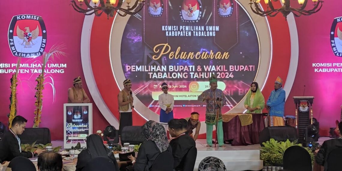 Seni Mamanda dan Tarian Dayak Maanyan Meriahkan Peluncuran Pilkada Tabalong