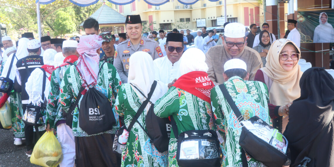 Jamaah Haji Tabalong Kloter 9 Tiba, Langsung Disambut Pj Bupati