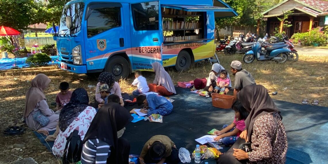 Serunya Lomba Menggambar di Perpustakaan Muara Uya