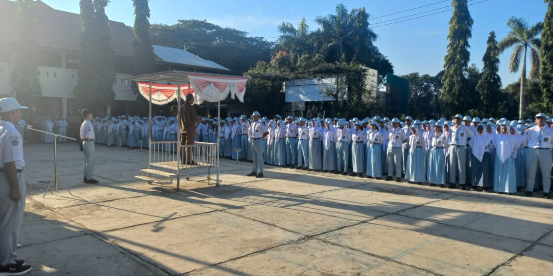 Kadis Kominfo Buka MPLS dan Launching Internet Gratis di SMANTA