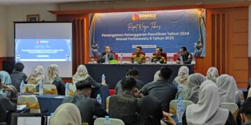 Anggota Panwaslu Tabalong Simulasi Tangani Pelanggaran Pilkada