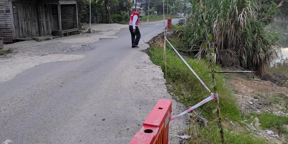 Camat Banua Lawas Ingin Jalan Longsor Diwilayahnya Diperbaiki, PUPR Lakukan Kajian Teknis