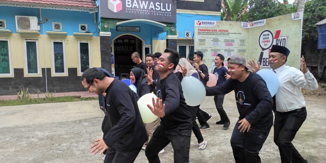 Serunya Lomba Ketangkasan dan Kekompakan Bawaslu Tabalong