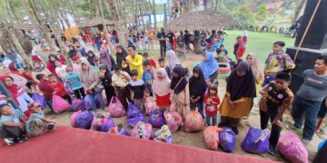 Meriahkan HUT RI, Desa Padang Panjang Gelar Bersih-Bersih Lingkungan