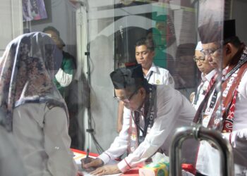 Berkas Lengkap dan Diterima KPU Tabalong, H Marlan-H Murjani Ucapkan Syukur