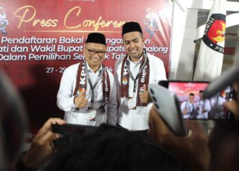 Jelang Pengundian Nomor Urut, H Fani-Habib Taufan Gelar Sholat Maghrib Dan Do’a Bersama