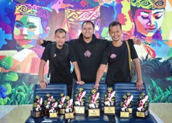 Nan Sarunai Koi Tabalong Boyong Piala Beruang Madu di Balikpapan Koi Show Festival 2024