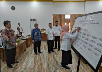 Pejabat Tabalong Tandatangani Pakta Integritas Komitmen Anti Korupsi