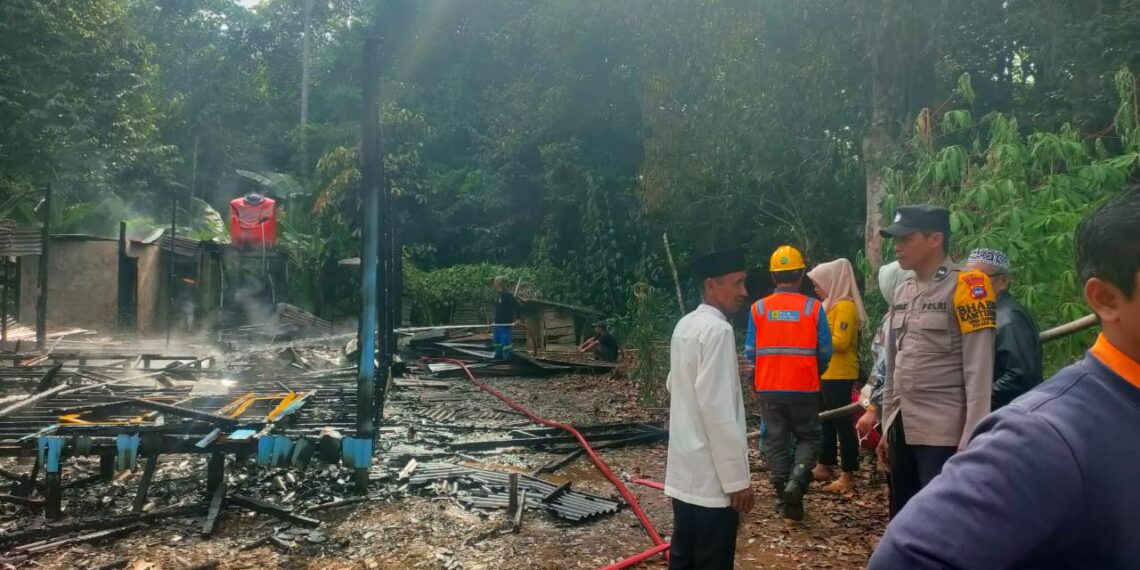 Kebocoran Gas “Melon” Diduga Hanguskan Rumah di Jaro