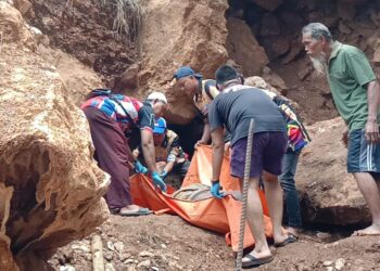 Lansia Ditemukan Tak Bernyawa Tertimpa Batu Besar di Upau