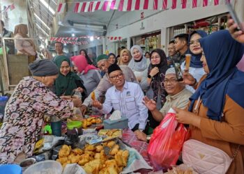 Kunjungi Pasar Tanjung, H Fani Promosikan Produk UMKM