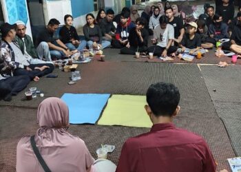 H Fani-Habib Taufan Nongkrong Dengarkan Curhatan Anak Muda Tabalong