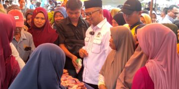 Sambangi Pasar Mantuil, H Fani Dido’akan Warga Menang