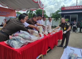 Kejari Tabalong Musnahkan Barbuk 49,8 Gram Sabu