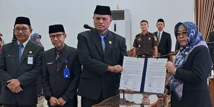 Pj Bupati Tabalong Ingatkan “PR” Saat lantik Pj Sekda