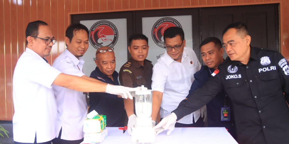 Hasil Kejahatan Lima Pelaku, Polres Tabalong Musnahkan Sabu dan Ekstasi