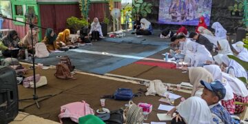 Puluhan Pelajar Tabalong Ikuti Pelatihan Menulis Puisi di Sanggar Langit