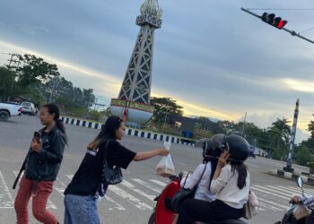 Street Punk Tanjung Bagikan Takjil ke Warga dan Pengguna Jalan
