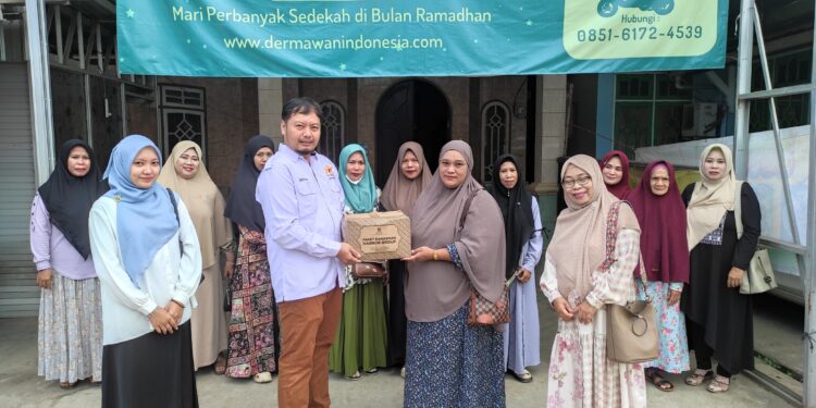 Gandeng Koperasi Dermawan Indonesia, Kadin Tabalong Salurkan Paket Ramadan ke UMKM