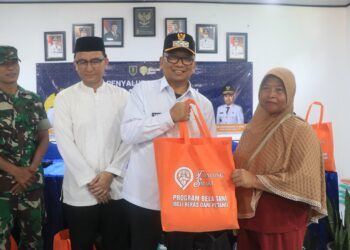 Program Bela Tani, Camat Murung Pudak Salurkan 200 Kg Beras