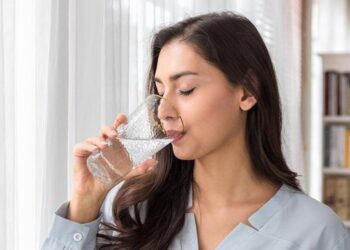 Kebutuhan Minum Air Putih yang Harus Dipenuhi Selama Puasa