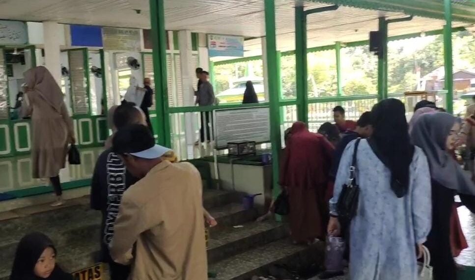 Masjid Pusaka Banua Lawas Ramai Dikunjungi Wisatawan
