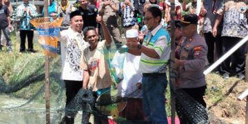 Wabup Tabalong Dukung Budidaya Ikan di Ponpes Miftahul Ulum Bangkiling Raya