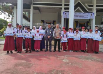 20 Siswa di Tabalong Terima Beasiswa dari Perusahaan Semen